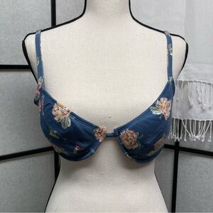 EUC Bikini swim top by Sun Streak Blue floral print. Size 12.